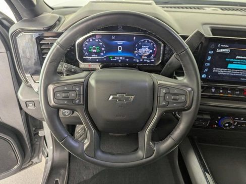 Used 2025 Chevrolet Silverado 2500 ZR2 w/ Technology Package image 13