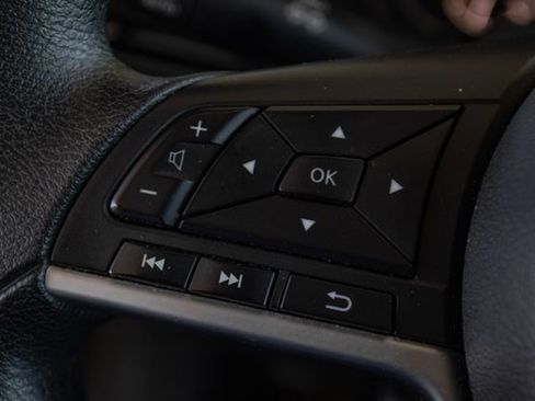 Used 2024 Nissan Altima 2.5 SV image 12