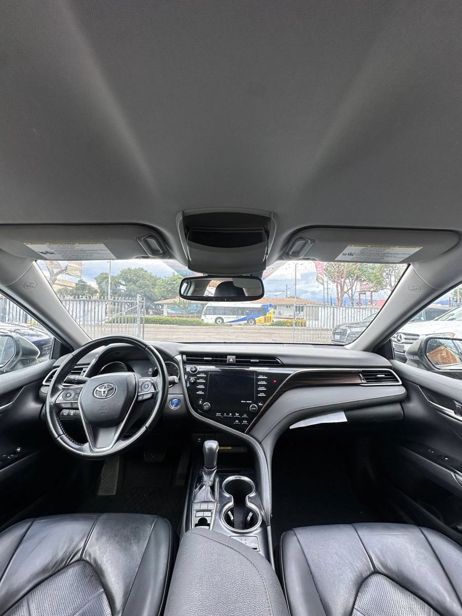 Used 2019 Toyota Camry XLE FWD image 12