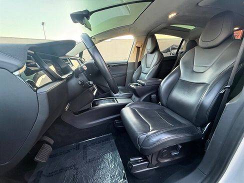 Used 2017 Tesla Model X 90D image 27