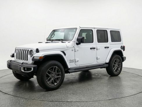 Used 2025 Jeep Wrangler Unlimited Sport AWD/4WD image 3