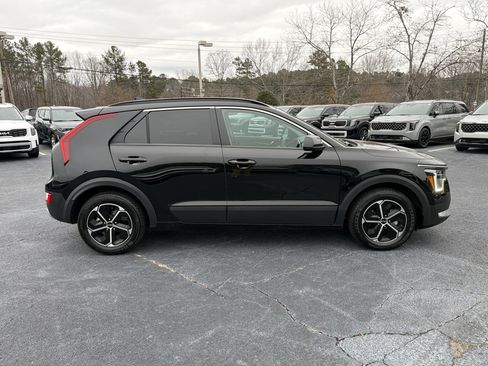 Used 2023 Kia Niro LX image 8
