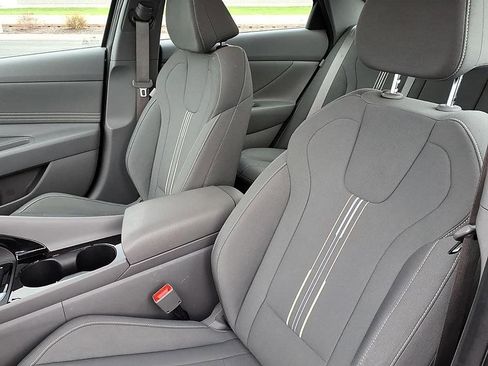 Used 2025 Hyundai Elantra SEL image 15