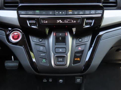 New 2026 Honda Odyssey Touring image 24