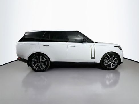 New 2026 Land Rover Range Rover SE image 4