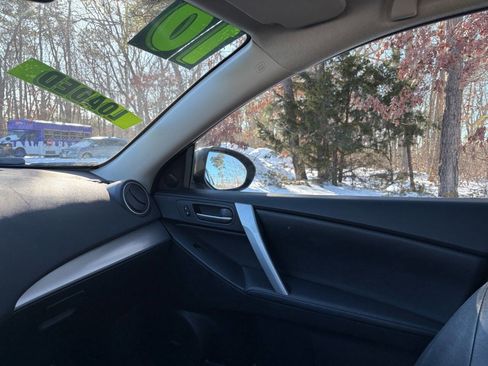 Used 2010 MAZDA MAZDA3 s Grand Touring image 23