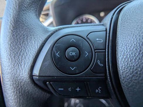 Used 2022 Toyota RAV4 XLE image 25