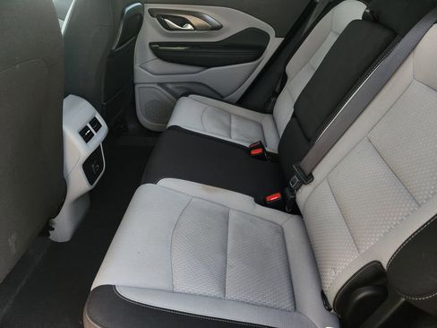 Used 2024 GMC Terrain SLE image 31