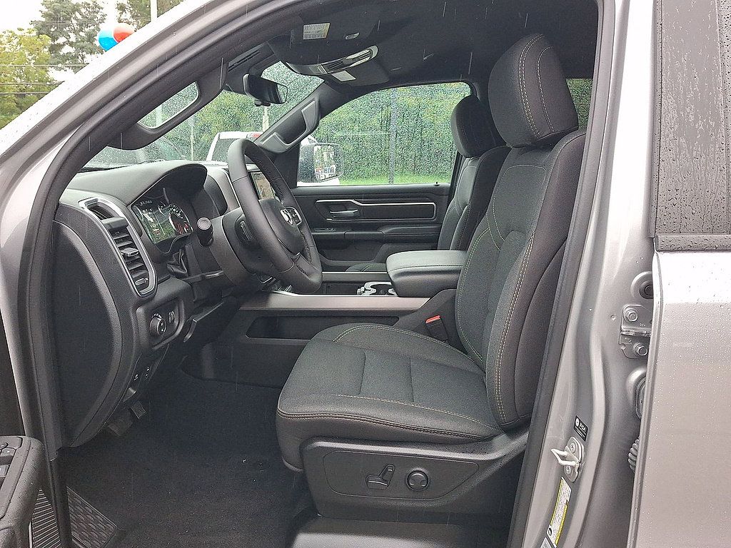 Used 2025 RAM 1500 Big Horn AWD/4WD image 11
