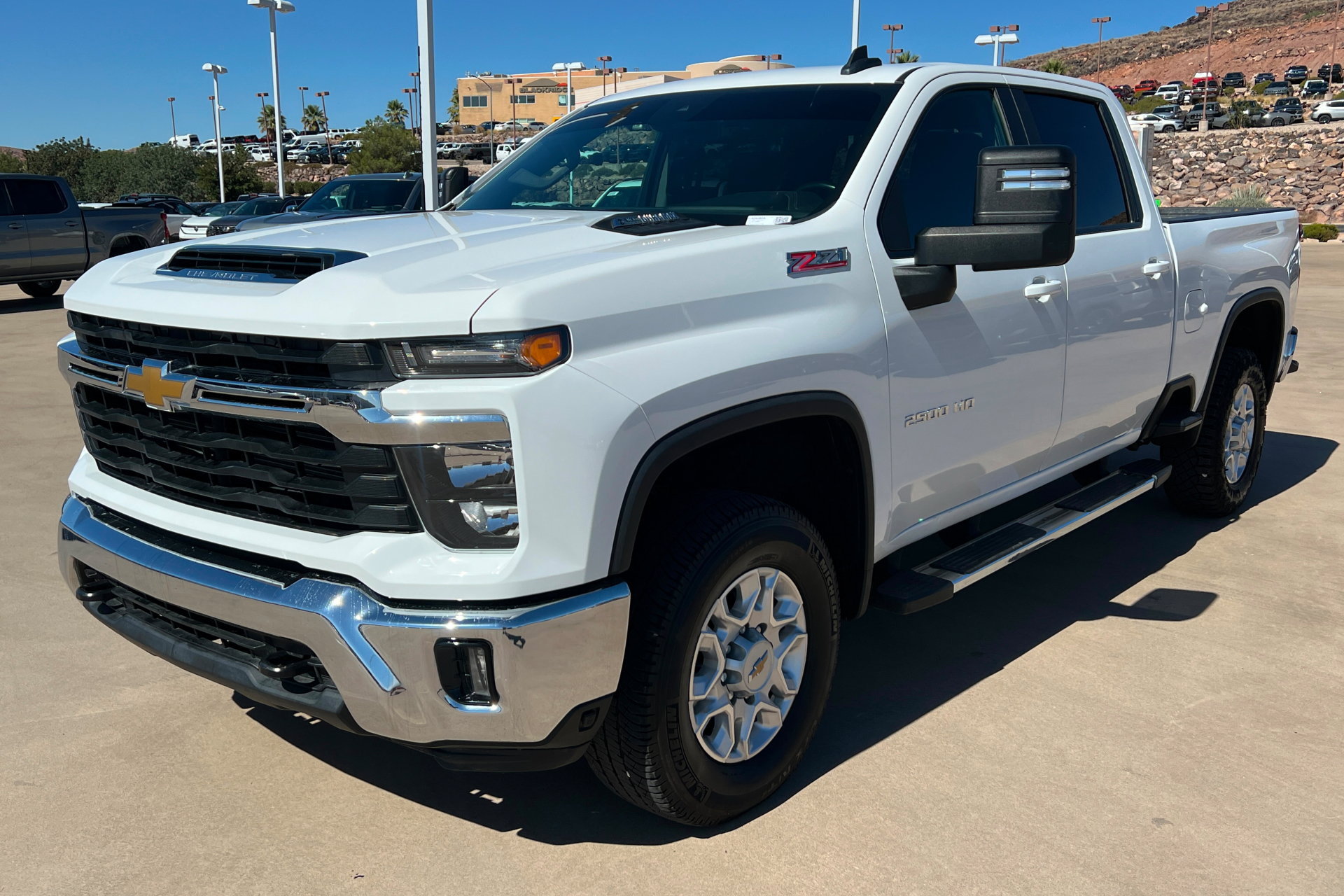 Used 2025 Chevrolet Silverado 2500 LT AWD/4WD image 1