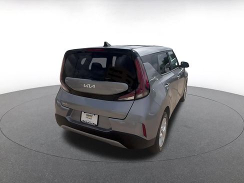 Used 2025 Kia Soul LX w/ LX Technology Package image 15