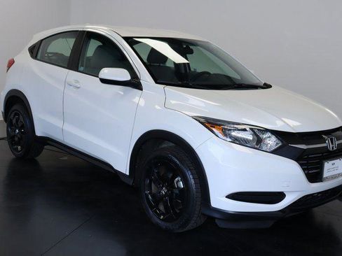 Used 2016 Honda HR-V LX image 7