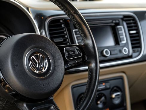 Used 2013 Volkswagen Beetle 2.0T FWD image 15