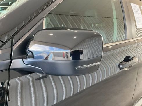 Certified 2025 Honda Pilot EX-L image 3