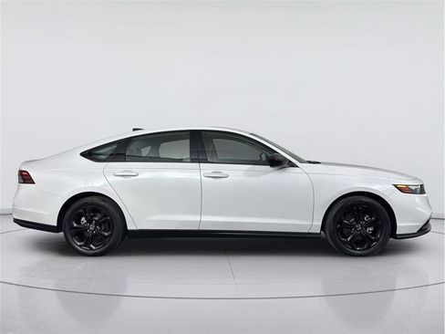 Used 2025 Honda Accord SE image 6