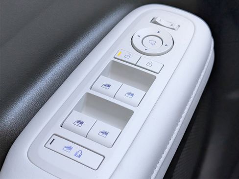 Used 2025 Hyundai Santa Fe Calligraphy image 12