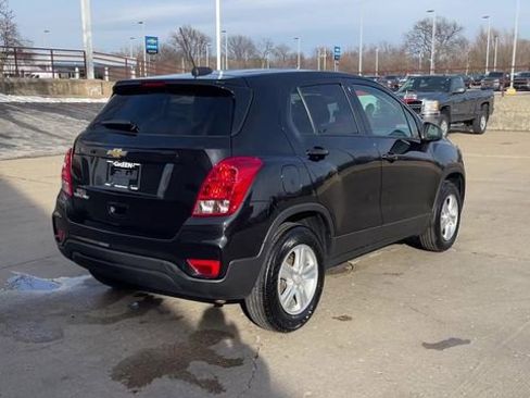 Used 2022 Chevrolet Trax LS w/ Tint and Cruise Package image 8