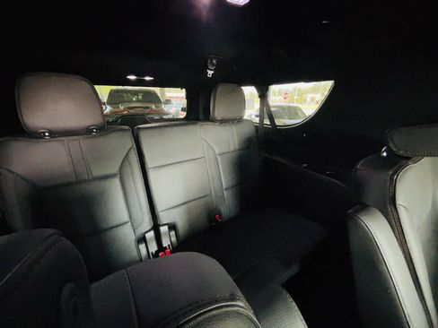 Used 2023 Chevrolet Suburban RST w/ Luxury Package AWD/4WD image 41