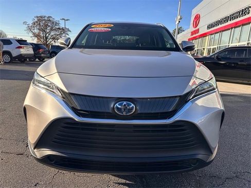 Certified 2022 Toyota Venza LE image 7