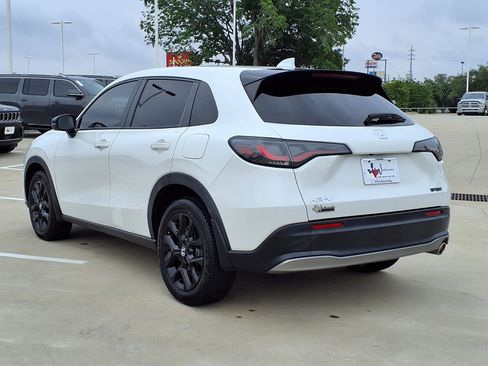 Used 2023 Honda HR-V Sport image 2