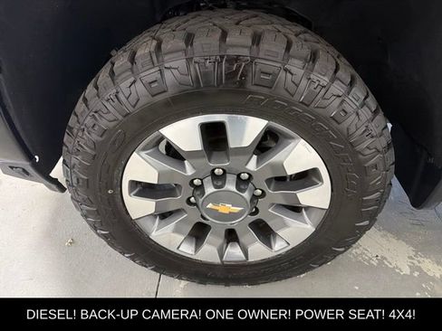 Used 2024 Chevrolet Silverado 2500 Custom w/ Custom Value Package AWD/4WD image 5