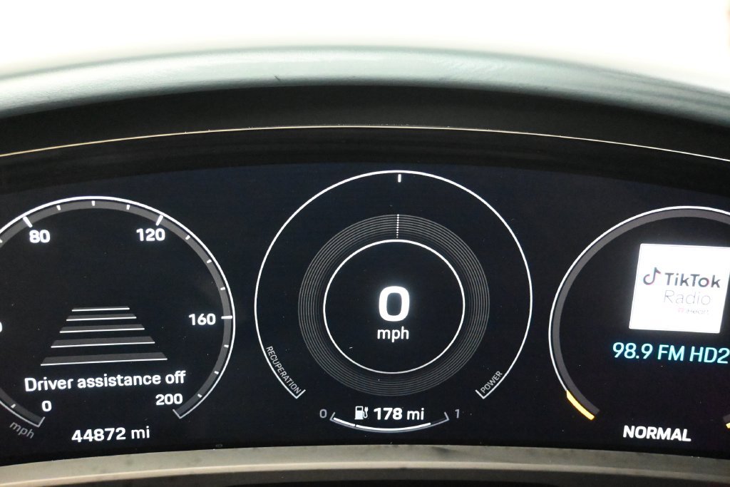 Used 2021 Porsche Taycan RWD image 14
