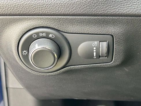 Used 2018 Jeep Compass Sport image 19