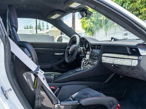 Used 2019 Porsche 911 GT3 RS RWD image 3