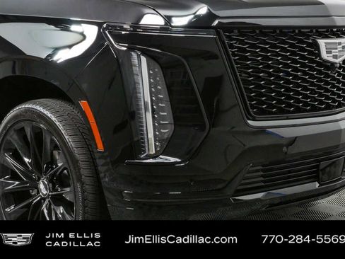 Used 2026 Cadillac Escalade Platinum Sport w/ LPO, ONYX Package AWD/4WD image 39