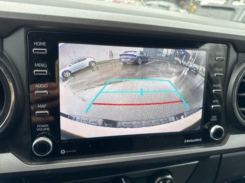 Used 2020 Toyota Tacoma TRD Sport AWD/4WD image 36