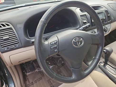 Used 2005 Toyota Camry SE FWD image 11