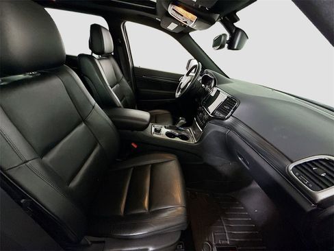 Used 2022 Jeep Grand Cherokee Limited image 21