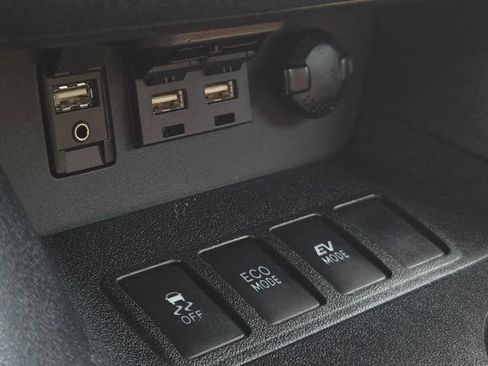 Used 2019 Toyota Highlander Limited AWD/4WD image 29