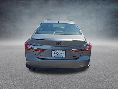 Used 2025 Toyota Camry SE w/ Convenience Package FWD image 8