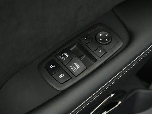 Used 2023 Dodge Challenger SRT Hellcat image 5