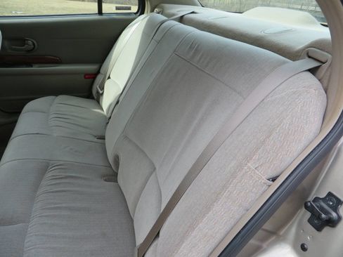 Used 2000 Buick Le Sabre Custom w/ Premium Opt Pkg image 12