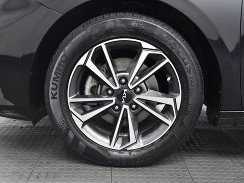 Used 2023 Kia Forte LXS image 8