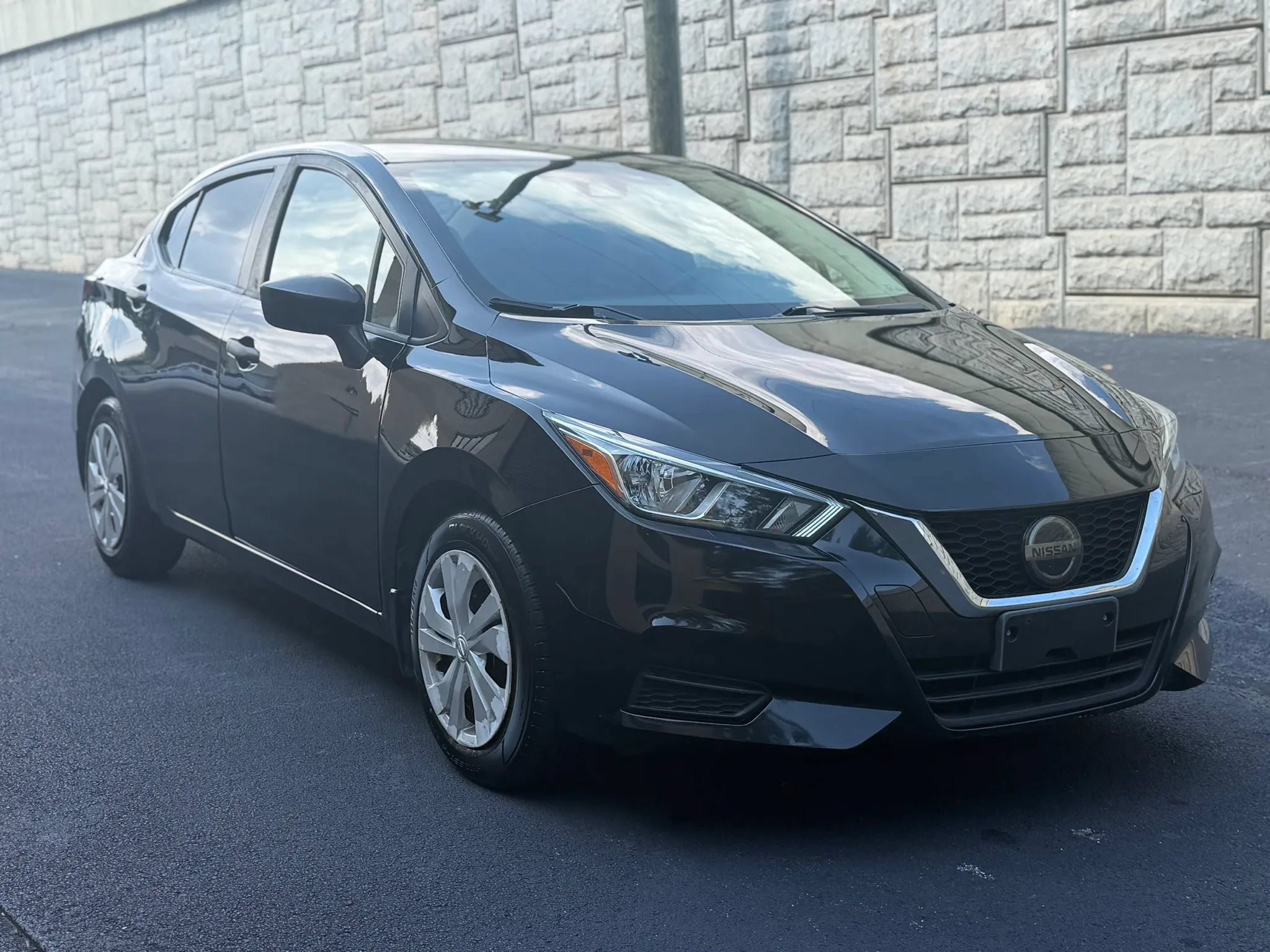 Used 2021 Nissan Versa S FWD image 5