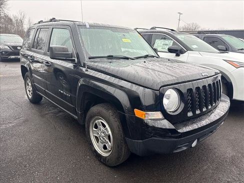 Used 2015 Jeep Patriot Sport w/ Power Value Group image 2