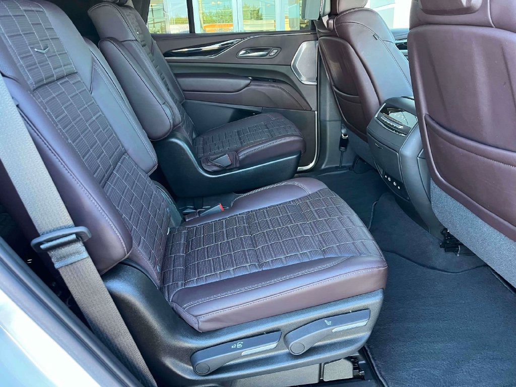 Certified 2021 Cadillac Escalade Premium Luxury Platinum AWD/4WD image 22