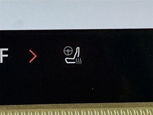 Used 2025 Ford Explorer Active w/ Active Comfort Package image 18