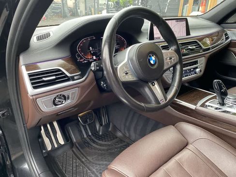 Used 2020 BMW 740i w/ M Sport Package RWD image 2