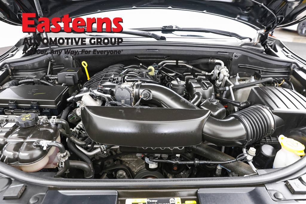 Used 2025 Dodge Durango GT RWD image 7