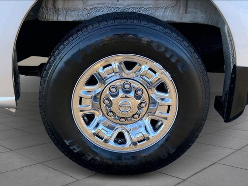 Used 2016 Nissan NV 3500 SL image 10