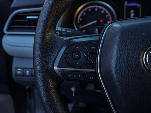 Used 2022 Toyota Camry LE image 25