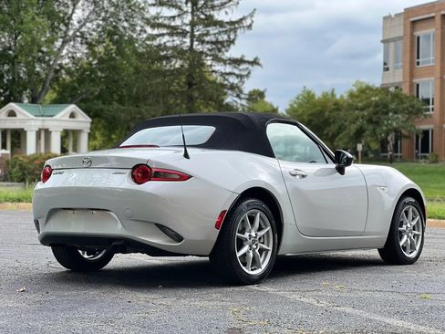 Used 2016 MAZDA MX-5 Miata Sport RWD image 5