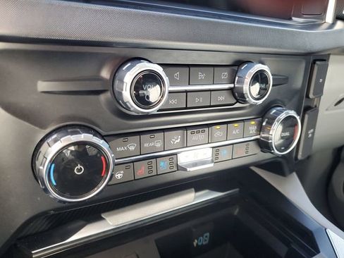 Certified 2024 Ford F450 Limited w/ FX4 Off-Road Package image 28