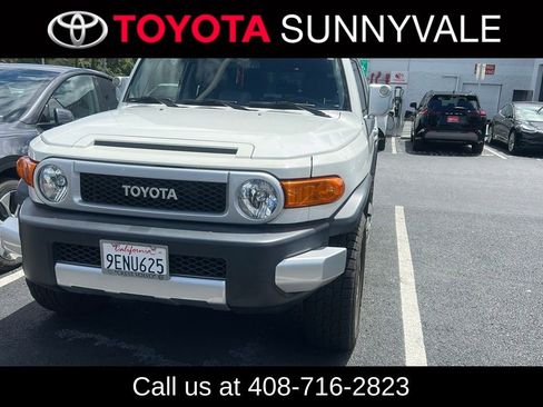 Used 2014 Toyota FJ Cruiser 4WD w/ Convenience Package image 1