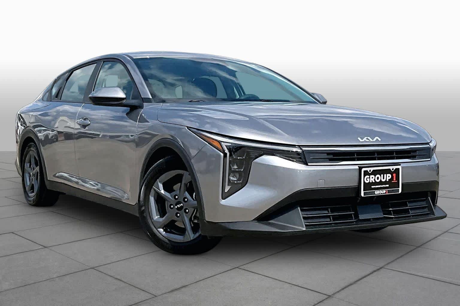 Used 2025 Kia K4 FWD image 3