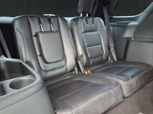 Used 2018 Ford Explorer Limited w/ Equipment Group 301A FWD image 14